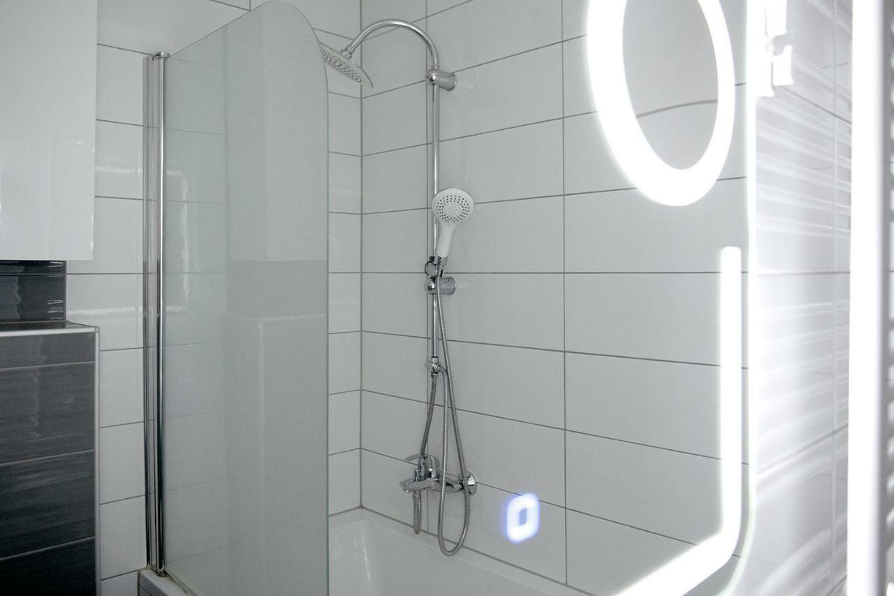 Flexible Selfcheckins 7 - Zagreb - Garage - Electric Vehicle Ccharger - Loggia - New - Luxury - Apartments Repinc 7 Екстер'єр фото