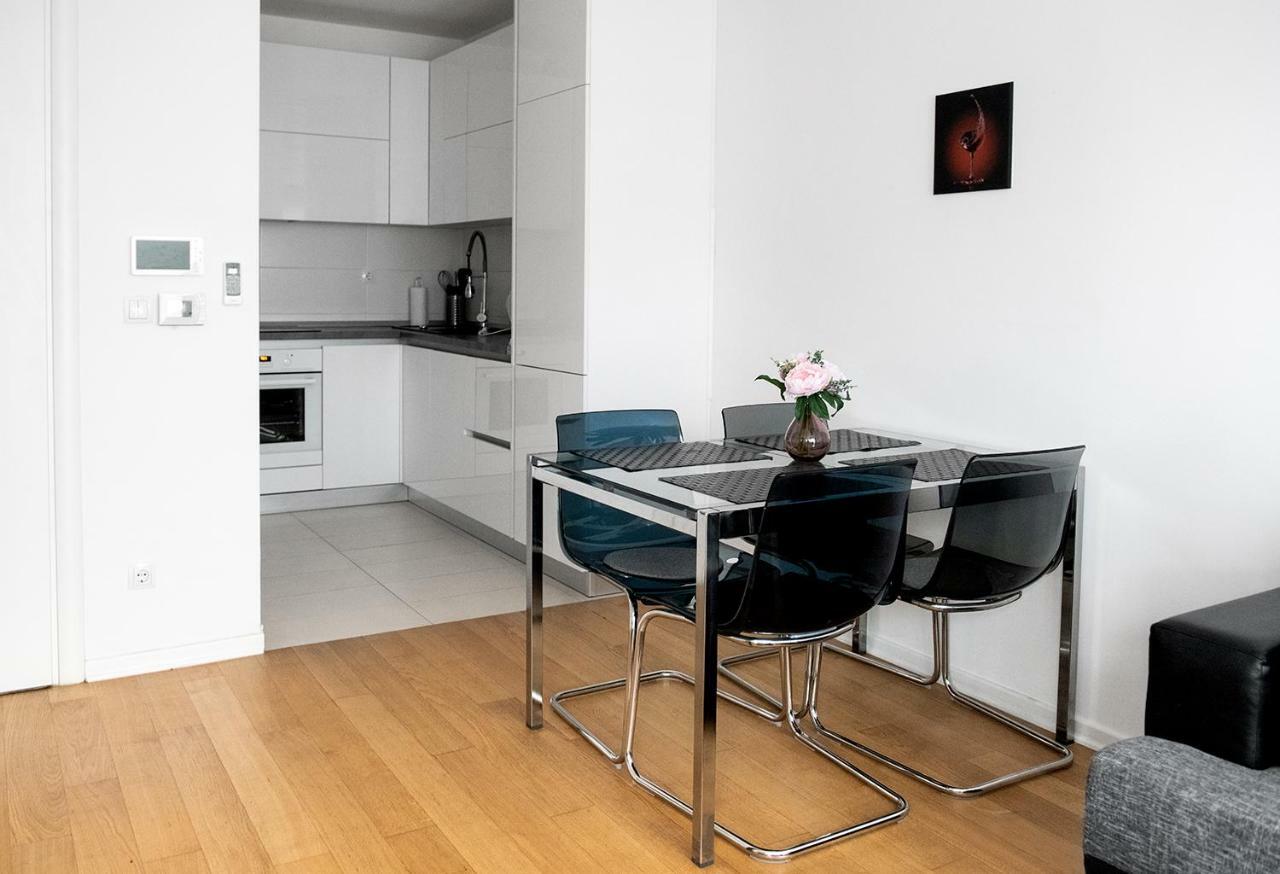 Flexible Selfcheckins 7 - Zagreb - Garage - Electric Vehicle Ccharger - Loggia - New - Luxury - Apartments Repinc 7 Екстер'єр фото